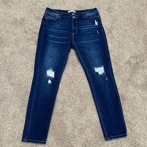 Kancan distressed skinny jeans.. super stretchy and comfy, excellent condition!
